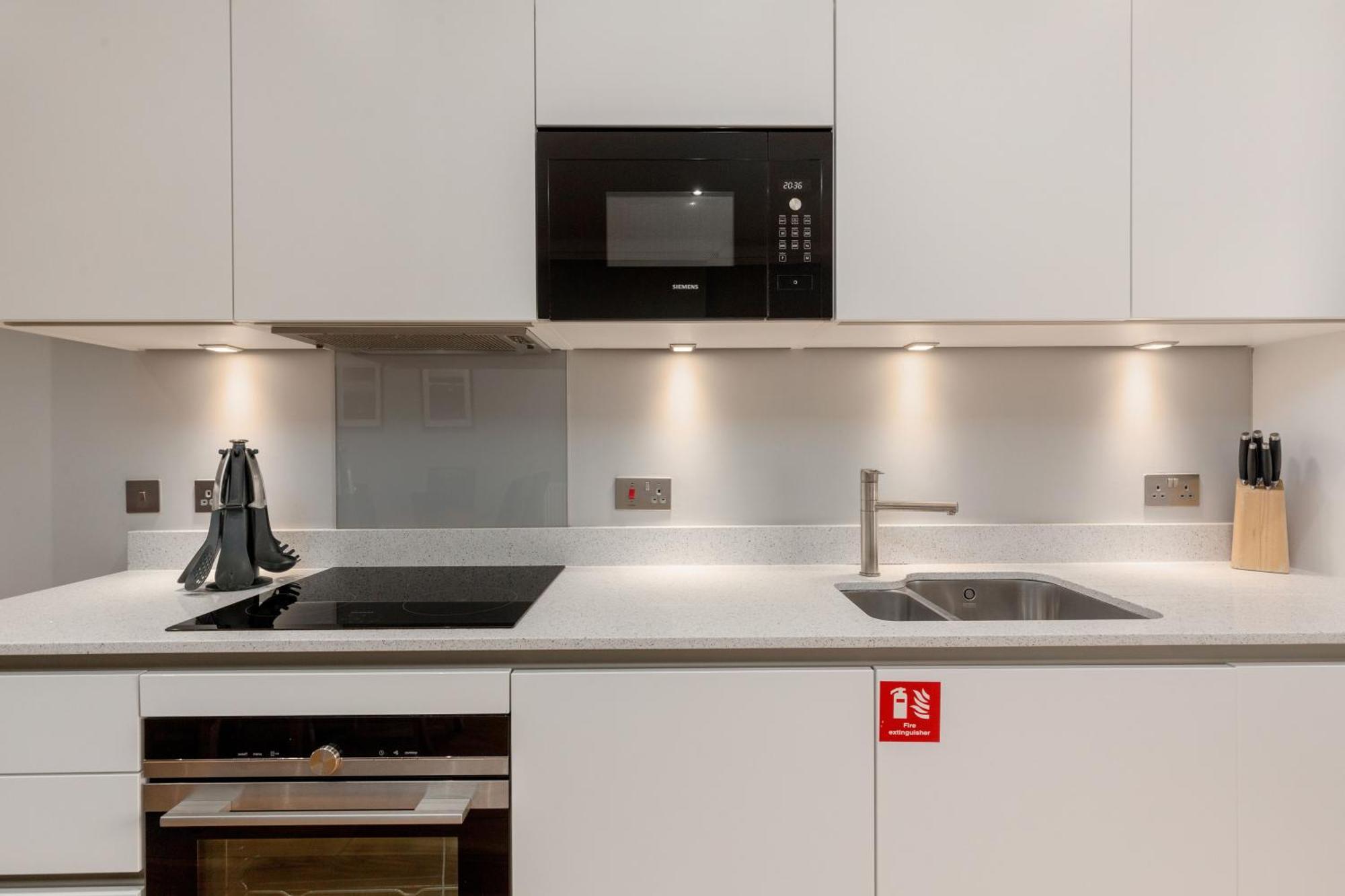 Destiny Scotland - Princes Street Residence Edimburgo Exterior foto